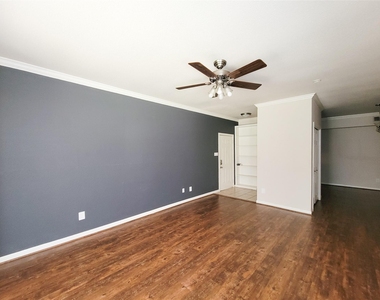 2255 Braeswood Park - Photo Thumbnail 8