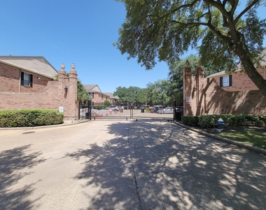 2255 Braeswood Park - Photo Thumbnail 36