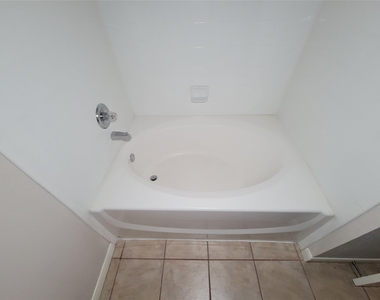 2255 Braeswood Park - Photo Thumbnail 32