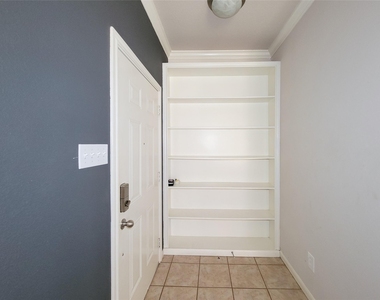 2255 Braeswood Park - Photo Thumbnail 4