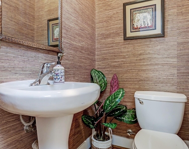 5334 Darling Street - Photo Thumbnail 7