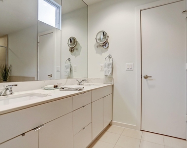 5334 Darling Street - Photo Thumbnail 17