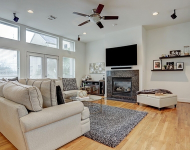 5334 Darling Street - Photo Thumbnail 8