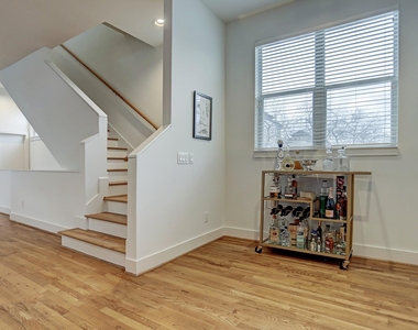 5334 Darling Street - Photo Thumbnail 6