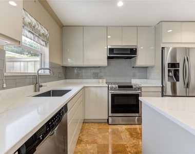 6337 Briar Rose Drive - Photo Thumbnail 13