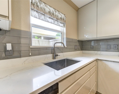 6337 Briar Rose Drive - Photo Thumbnail 16