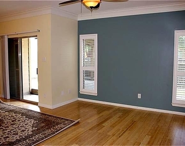 4002 Tamarack Place - Photo Thumbnail 9