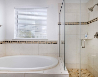 2932 Baer Street - Photo Thumbnail 15