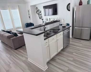 2932 Baer Street - Photo Thumbnail 6