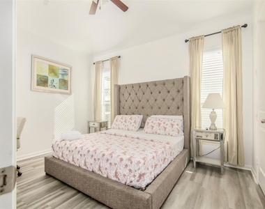 2932 Baer Street - Photo Thumbnail 14