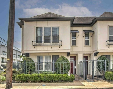 2932 Baer Street - Photo Thumbnail 2