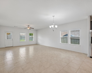 138 Meadow Grove Drive - Photo Thumbnail 11