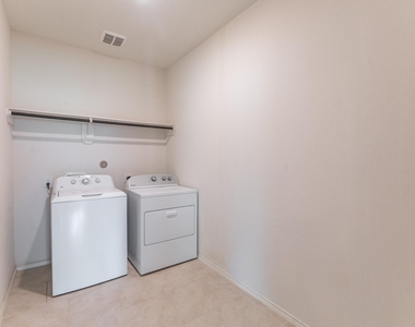138 Meadow Grove Drive - Photo Thumbnail 24
