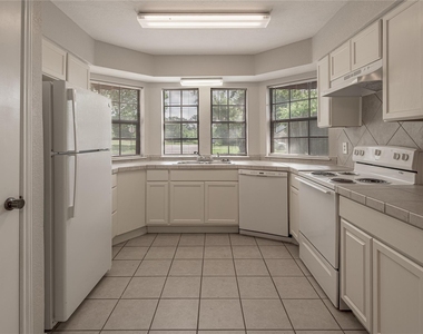 610 Normal Park Drive - Photo Thumbnail 3