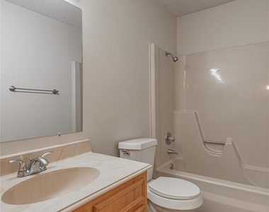 610 Normal Park Drive - Photo Thumbnail 17