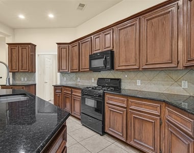 13018 Sweetgum Shores Drive - Photo Thumbnail 11