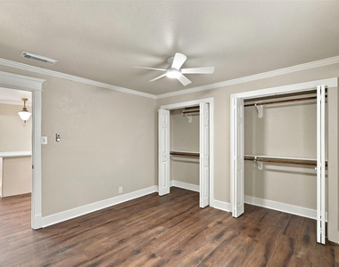 1204 Cordell Street - Photo Thumbnail 4