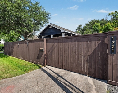 1721 Airline Drive - Photo Thumbnail 38
