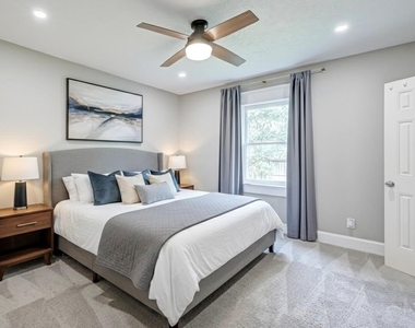 1721 Airline Drive - Photo Thumbnail 17