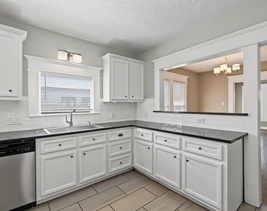 1721 Airline Drive - Photo Thumbnail 14
