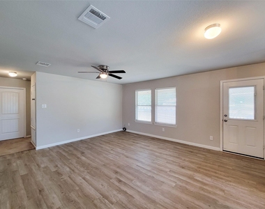 20 Carol Court - Photo Thumbnail 3