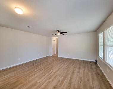 20 Carol Court - Photo Thumbnail 5
