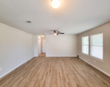 20 Carol Court - Photo Thumbnail 4