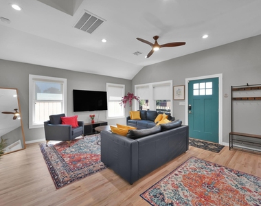 1614 Hickory Street - Photo Thumbnail 7