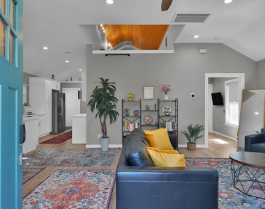 1614 Hickory Street - Photo Thumbnail 4