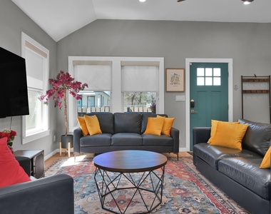 1614 Hickory Street - Photo Thumbnail 8