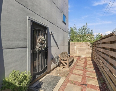 2903 Blodgett Street - Photo Thumbnail 22