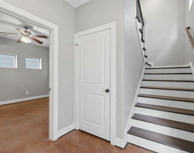 2903 Blodgett Street - Photo Thumbnail 2