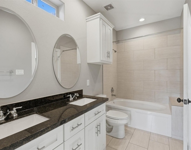 2903 Blodgett Street - Photo Thumbnail 18