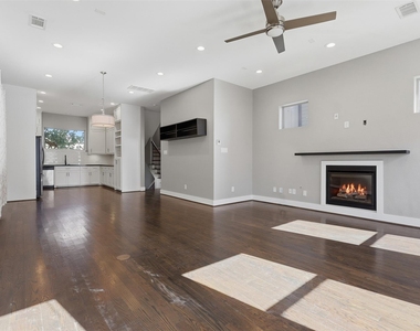 2903 Blodgett Street - Photo Thumbnail 8