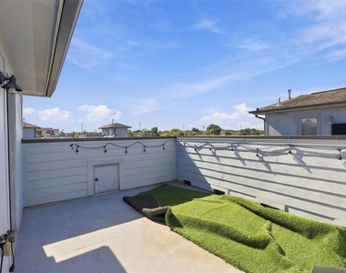 2903 Blodgett Street - Photo Thumbnail 20