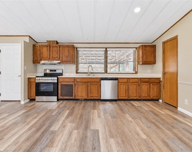 21 Pine Road - Photo Thumbnail 16