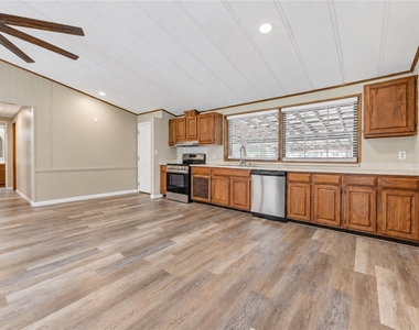 21 Pine Road - Photo Thumbnail 18