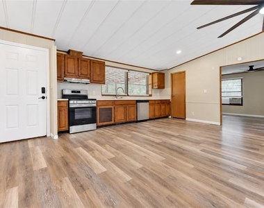 21 Pine Road - Photo Thumbnail 15
