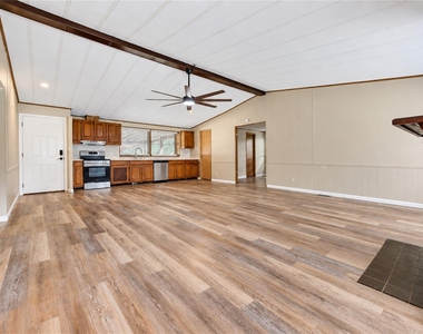 21 Pine Road - Photo Thumbnail 12