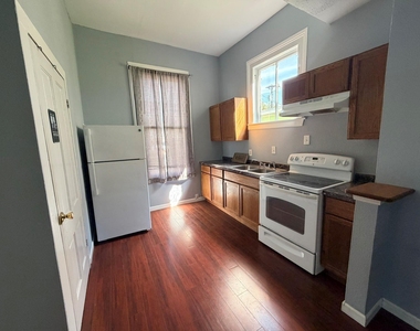 1614 Market Street - Photo Thumbnail 3