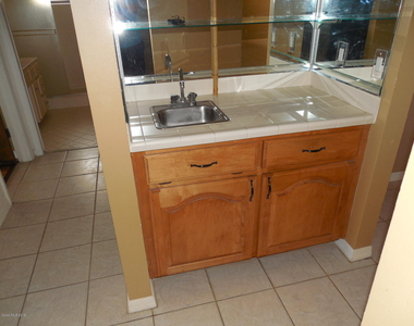 537 Summerset Court - Photo Thumbnail 9