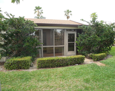 537 Summerset Court - Photo Thumbnail 21