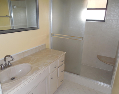 537 Summerset Court - Photo Thumbnail 16