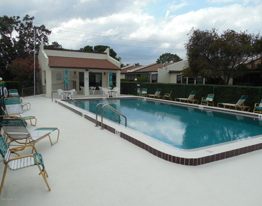 537 Summerset Court - Photo Thumbnail 24