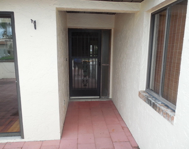 537 Summerset Court - Photo Thumbnail 3