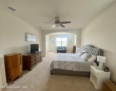 309 Wiregrass Avenue W - Photo Thumbnail 5