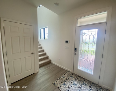 309 Wiregrass Avenue W - Photo Thumbnail 13