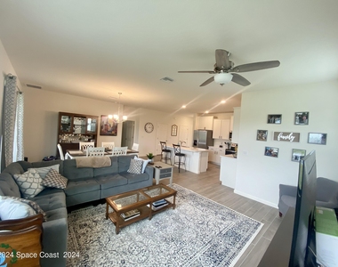 309 Wiregrass Avenue W - Photo Thumbnail 9