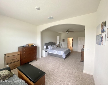 309 Wiregrass Avenue W - Photo Thumbnail 7