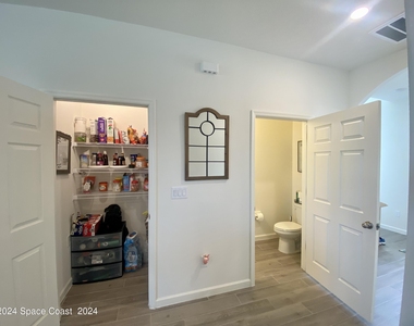 309 Wiregrass Avenue W - Photo Thumbnail 10